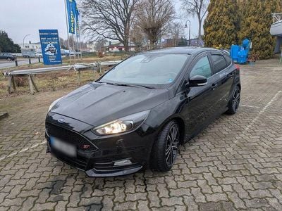 Gebraucht Ford Focus Sport 185 PS (136 kW) 2017 Schwarz Limousine