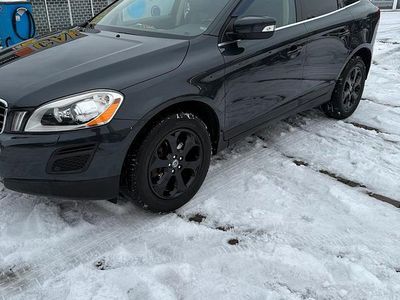 Grau Gebraucht 2012 Volvo XC60 SUV | 12.200 € (Etwas zu teuer)