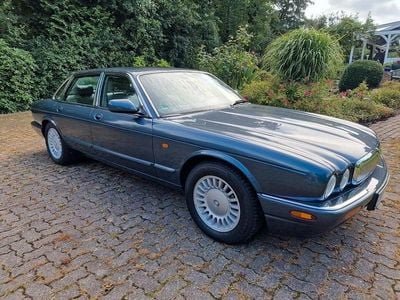 Second-hand Jaguar XJ8 Sovereign 284 CP (208 kW) 1998 Gri Berlinǎ