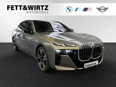 Gebraucht BMW M760e M Sport 571 PS (419 kW) 2024 Oxidgrau metallic Limousine
