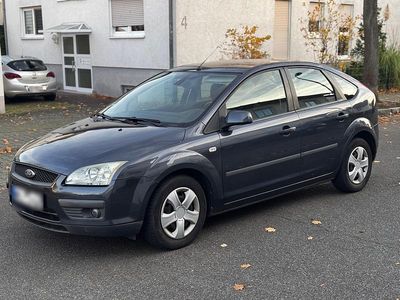 Usata Ford Focus 101 CV (74 kW) 2006 Grigio Utilitaria