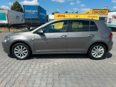 Gebraucht VW Golf VII LOUNGE 110 PS (80 kW) 2015 Grau Kleinwagen