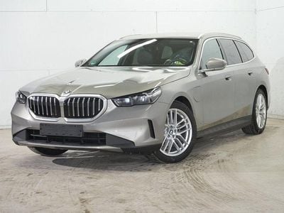 Gebraucht BMW 530e Sport Line 299 PS (219 kW) 2024 Grau Kombi