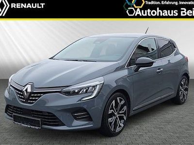Begagnad Renault Clio V Intens 100 HK (73 kW) 2022 Grå Sedan