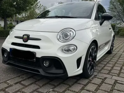 Używany Abarth 595 Competizione 245 KM (180 kW) 2021 Biały Hatchback