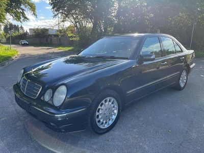 Mercedes E200