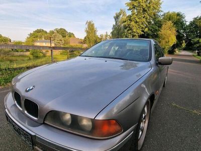 BMW 528