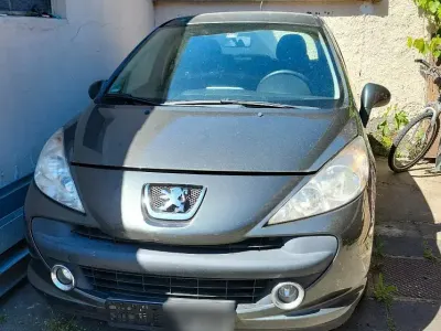 Gebraucht Peugeot 207 95 PS (69 kW) 2008 Grün Limousine