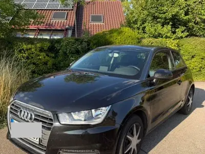Gebraucht Audi A1 95 PS (69 kW) 2015 Schwarz Kleinwagen