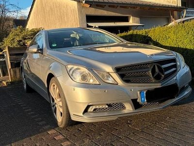 Gebraucht Mercedes E350 292 PS (214 kW) 2008 Grau Coupé