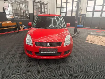 Gebraucht Suzuki Swift 92 PS (67 kW) 2009 Rot Kleinwagen