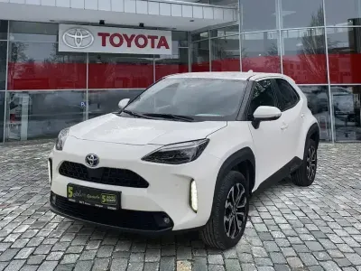 Gebraucht Toyota Yaris Connect Style 116 PS (85 kW) 2022 Schneeweiß Kleinwagen