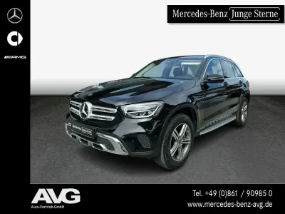 Używany Mercedes GLC300e 211 KM (155 kW) 2021 Czarny SUV