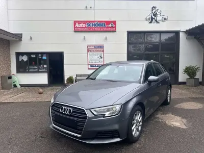 Gebraucht Audi A3 Comfort 110 PS (80 kW) 2017 Grau Limousine