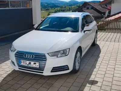 Gebraucht Audi A4 Design 150 PS (110 kW) 2018 Weiß Kombi