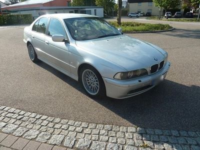 Second-hand BMW 525 Sport Line 192 CP (141 kW) 2002 Argintiu Berlinǎ