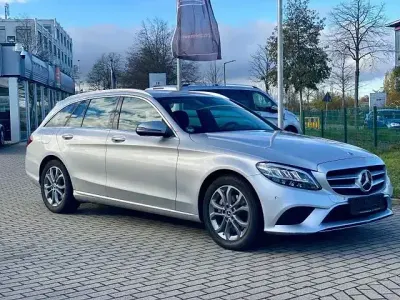 Gebraucht Mercedes C200 Avantgarde 160 PS (117 kW) 2019 Iridiumsilber  metalliclack Kombi