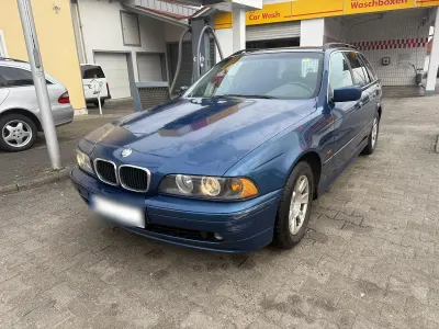 Gebraucht BMW 525 163 PS (119 kW) 2002 Blau Kombi