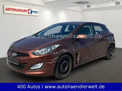 Usado Hyundai i30 Classic 99 CV (72 kW) 2012 Naranja Berlina
