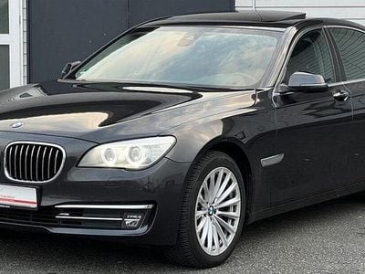 Gebraucht BMW 740 313 PS (230 kW) 2015 Grau Limousine