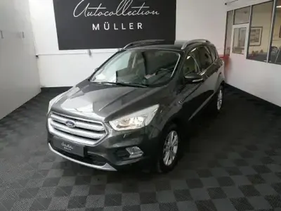 Gebraucht Ford Kuga Titanium 150 PS (110 kW) 2019 Grau SUV