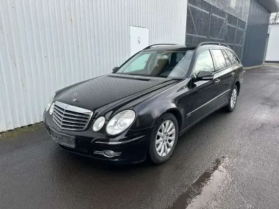 Gebraucht Mercedes E220 170 PS (125 kW) 2008 Columbitschwarz Kombi