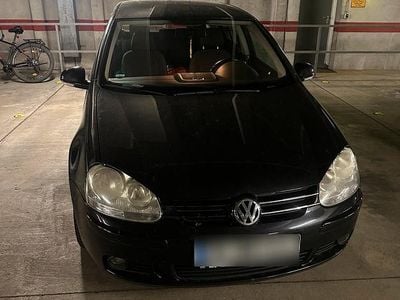 Second-hand VW Golf IV 105 CP (77 kW) 2006 Negru Hatchback
