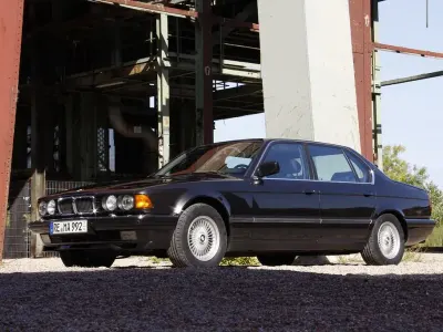 Gebraucht BMW 750 300 PS (220 kW) 1992 Schwarz Limousine