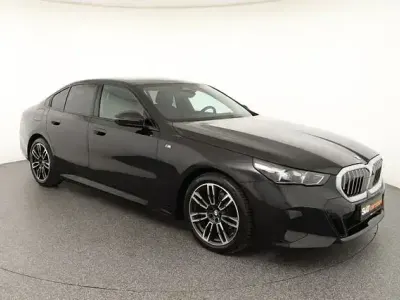 Gebraucht BMW 520 M Sport 197 PS (144 kW) 2025 Schwarz Limousine