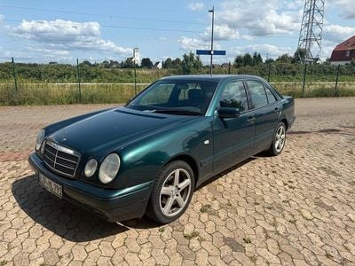 Mercedes E220