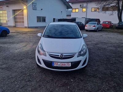 Weiß Gebraucht 2013 Opel Corsa Active Kleinwagen | 2.999 € (Guter Preis)