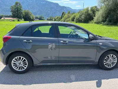 Gebraucht Kia Rio Edition 7 84 PS (61 kW) 2023 Grau Limousine