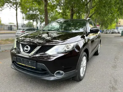Gebraucht Nissan Qashqai Tekna 131 PS (96 kW) 2015 Violett SUV