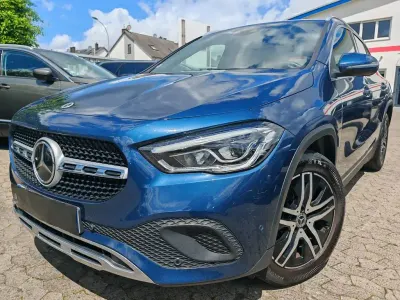 Gebraucht Mercedes GLA200 Progressive 163 PS (119 kW) 2023 Blau SUV