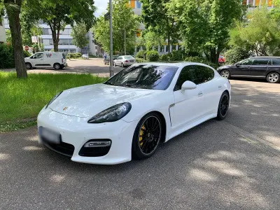 Gebraucht Porsche Panamera Turbo S 551 PS (405 kW) 2012 Weiß Kleinwagen