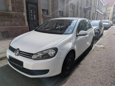 Gebraucht VW Golf VI Trendline 102 PS (75 kW) 2010 Weiß Kleinwagen