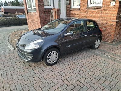 Gebraucht Renault Clio II 86 PS (63 kW) 2005 Grau Kleinwagen