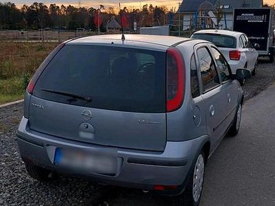 Grau Gebraucht 2004 Opel Corsa Kleinwagen | 699 € (Fairer Preis)
