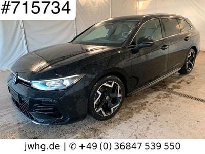 Second-hand VW Passat R-line 150 CP (110 kW) 2025 Negru Break