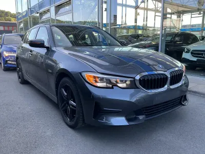 Gebraucht BMW 330 Sport Line 252 PS (185 kW) 2022 Grau Kombi