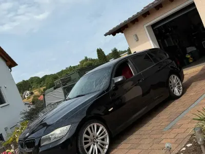 Gebraucht BMW 320 2010 Schwarz Kombi