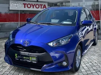 Gebraucht Toyota Yaris Hybrid Comfort 116 PS (85 kW) 2024 Blau Limousine