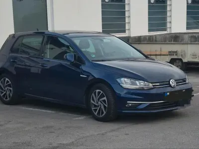 Gebraucht VW Golf VII 131 PS (96 kW) 2018 Blau Limousine