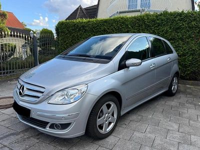 Mercedes B200