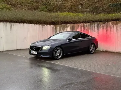 Gebraucht Mercedes E350 299 PS (219 kW) 2018 Blau Coupé