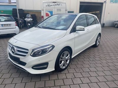 gebraucht Mercedes B200 Autom-Navi-Panorama-SHZ-Kamera-LED