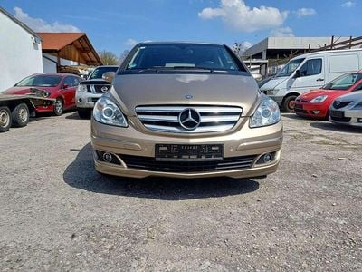 Usata Mercedes B200 140 CV (102 kW) 2006 Marrone Monovolume
