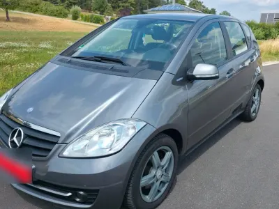 Gebraucht Mercedes A180 Edition 116 PS (85 kW) 2009 Grau Van / Kleinbus