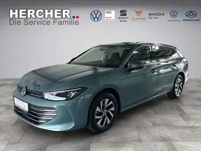Gebraucht VW Passat Business 150 PS (110 kW) 2025 Grün Kombi