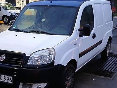 Blau Gebraucht 2009 Fiat Doblò Van / Kleinbus | 2.000 € (Fairer Preis)